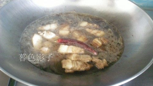 鹌鹑蛋炖肉步骤5