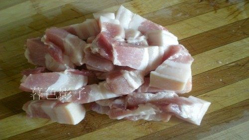 鹌鹑蛋炖肉步骤2