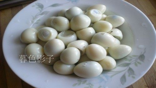 鹌鹑蛋炖肉步骤6