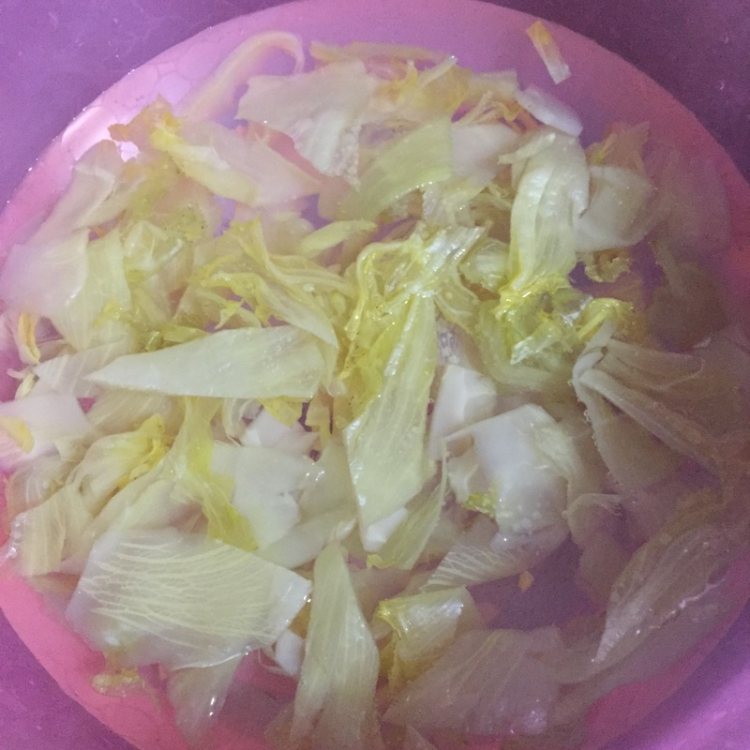 爽口咸菜步骤1