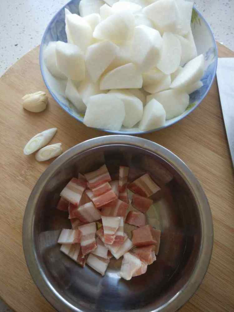 白萝卜烧肉步骤2