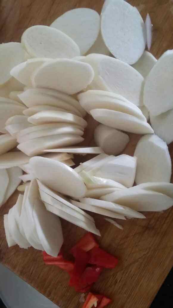 肉丝炒茭白#不忘初心#步骤1