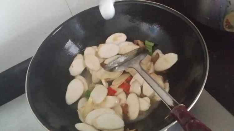 肉丝炒茭白#不忘初心#步骤4
