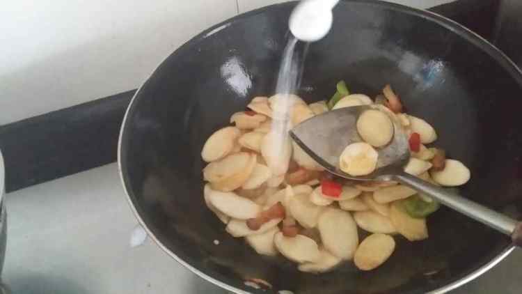 肉丝炒茭白#不忘初心#步骤7