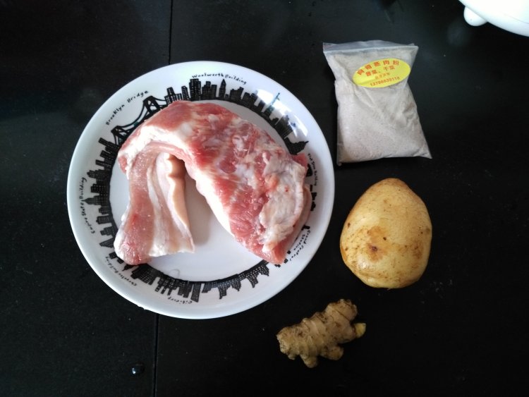 粉蒸肉拌土豆步骤1