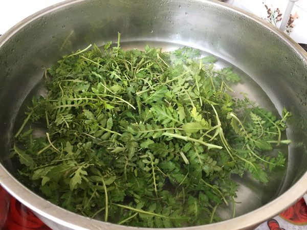 荠菜锅贴#多效护理，步骤2