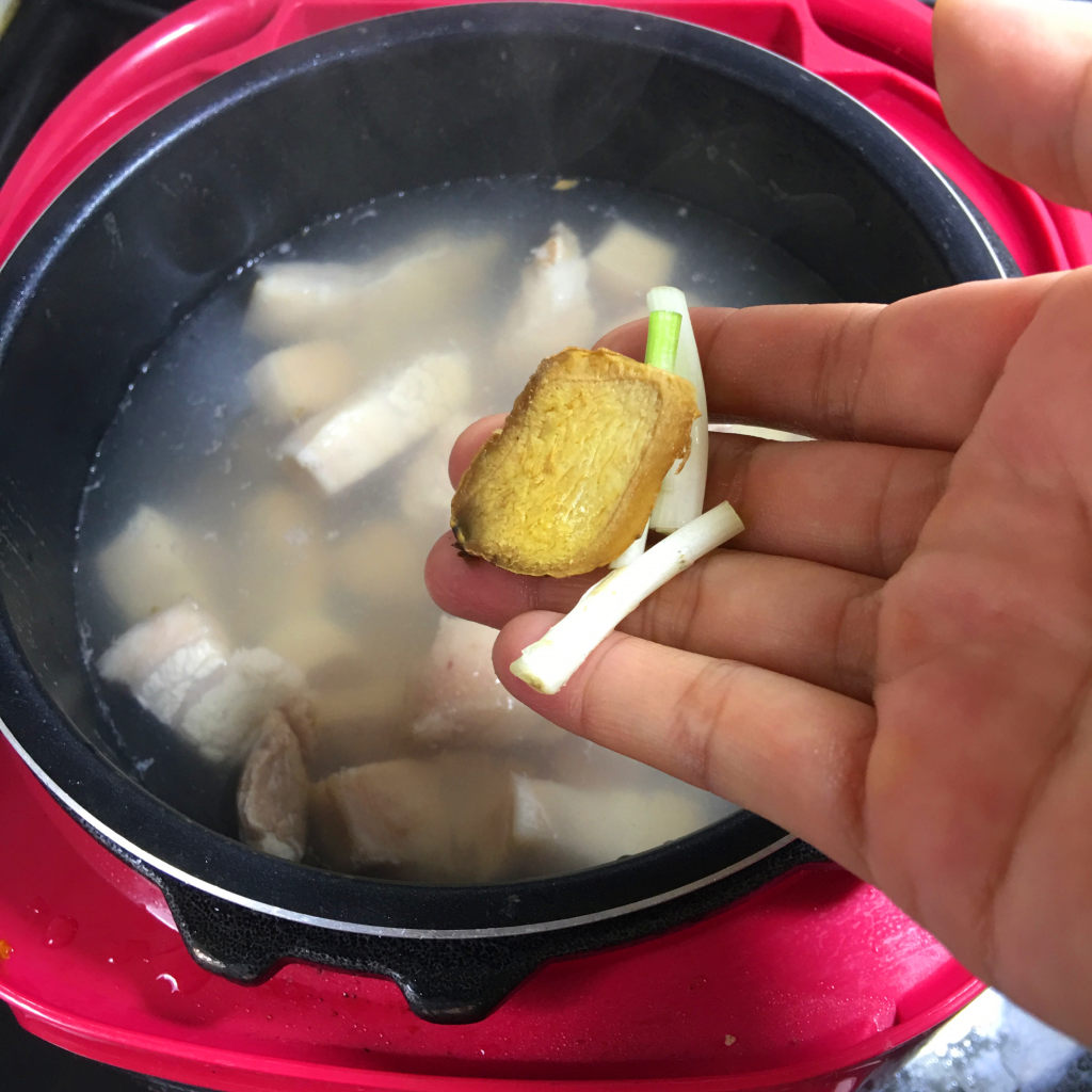 电饭煲酱香五花肉#不步骤5