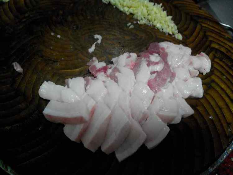 腩肉炒豆角步骤3