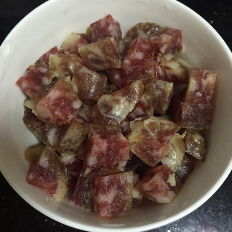 香菇腊肠焖饭步骤3