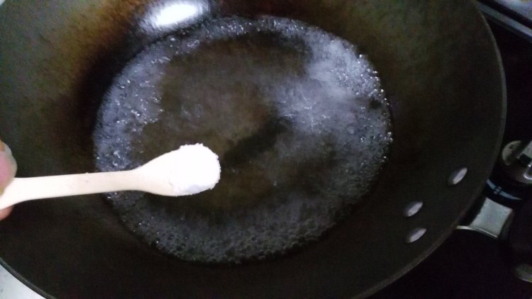 虾酱五花肉炒豆角步骤3