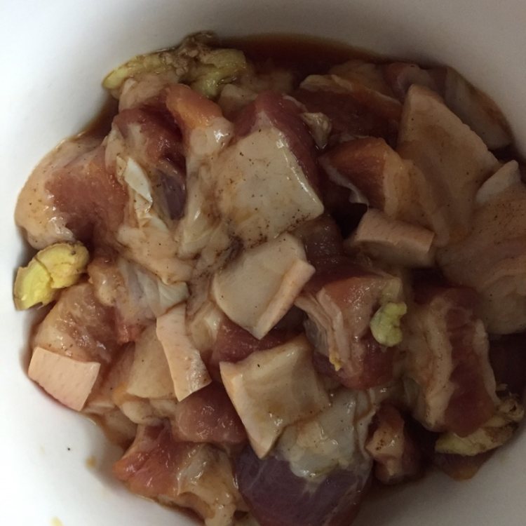 土豆焖五花肉步骤3