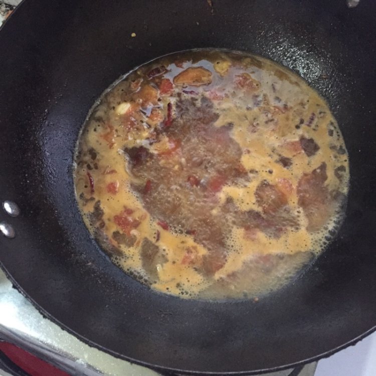 土豆焖五花肉步骤7