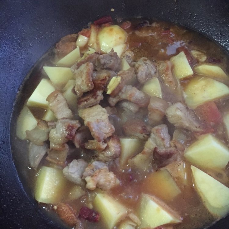 土豆焖五花肉步骤8