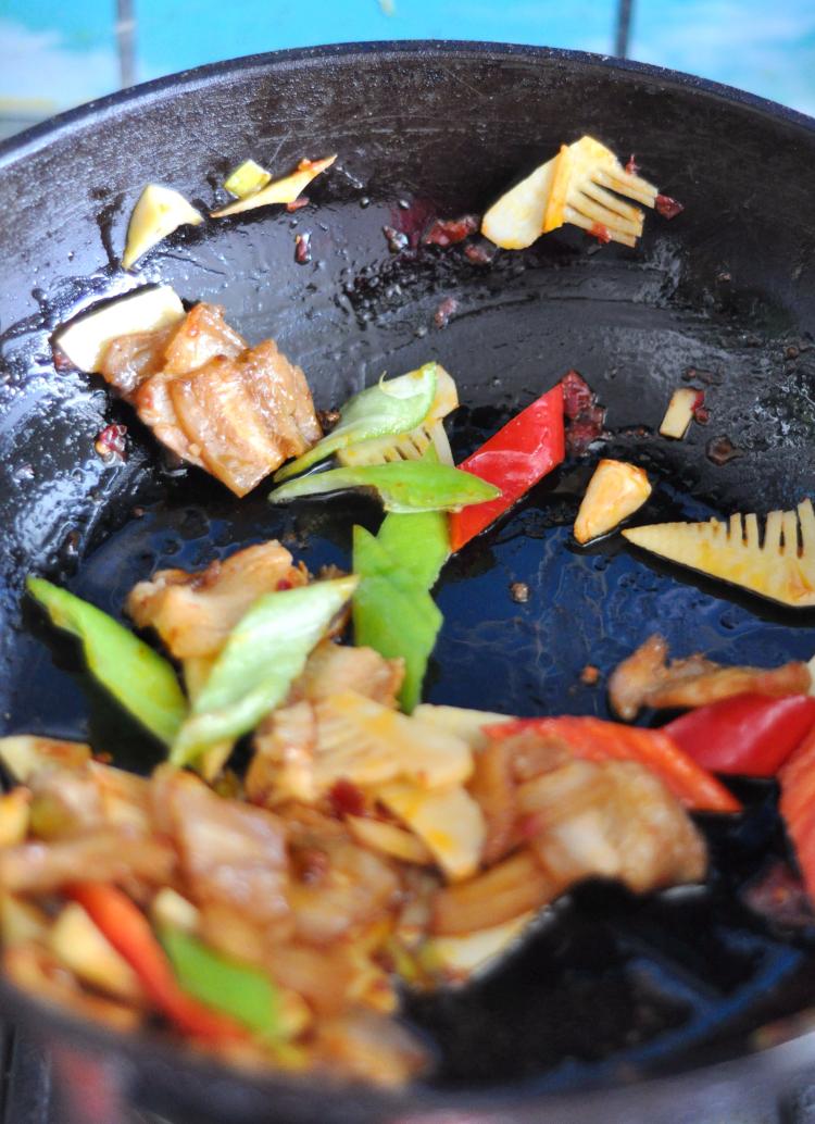 冬笋小炒肉#多效护理步骤6