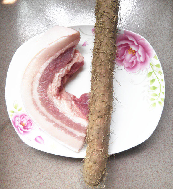 山药滑肉汤步骤1