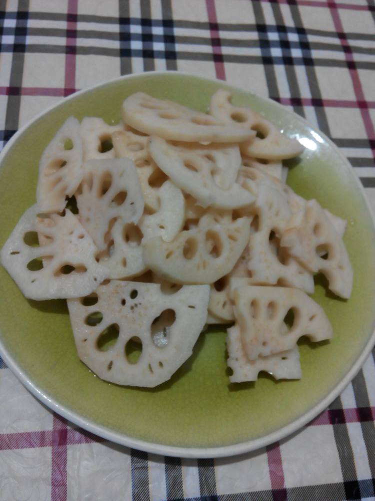 脆炒藕片步骤1