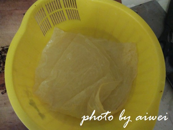 虾仁腐皮肉卷步骤6