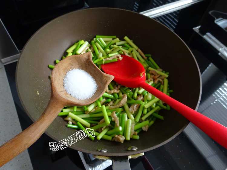 肉丝炒蒜薹#多效护理步骤7