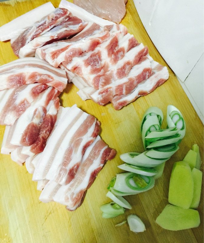大米干饭把子肉步骤1