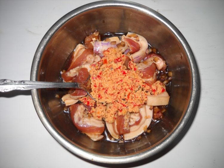 辣椒鲊糯芋蒸肉步骤8