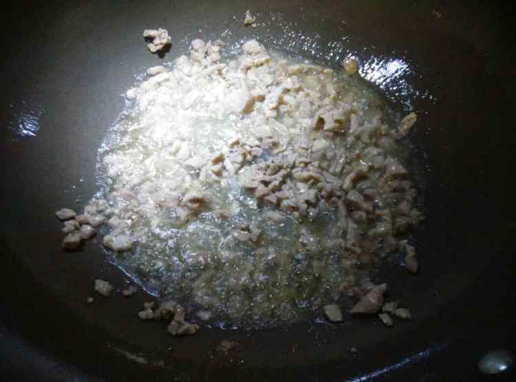 肉末烧茼蒿步骤3