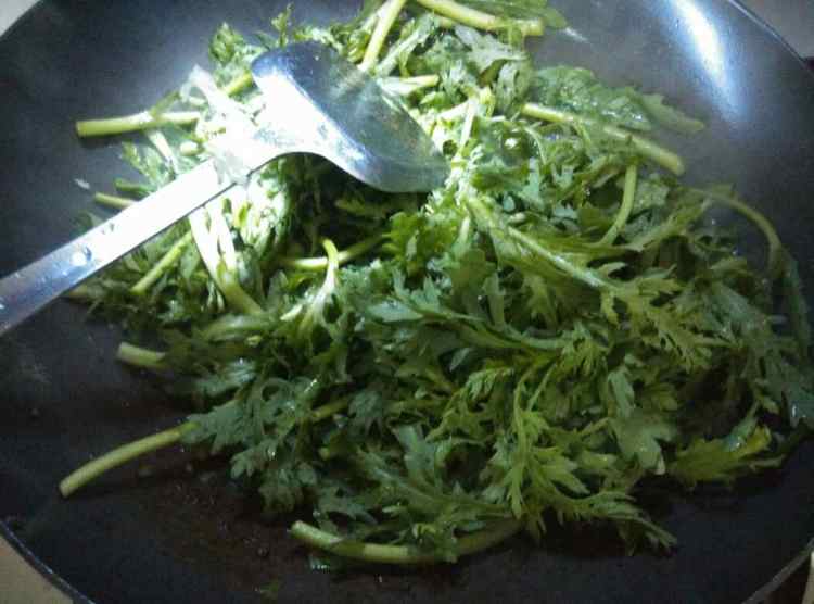 肉末烧茼蒿步骤4