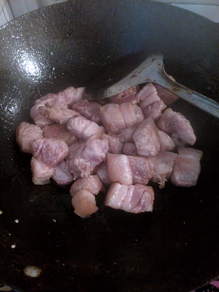 黄瓜皮红烧肉步骤7