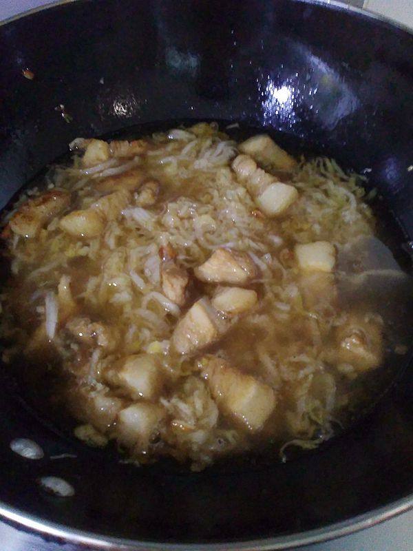 酸菜五花肉步骤7