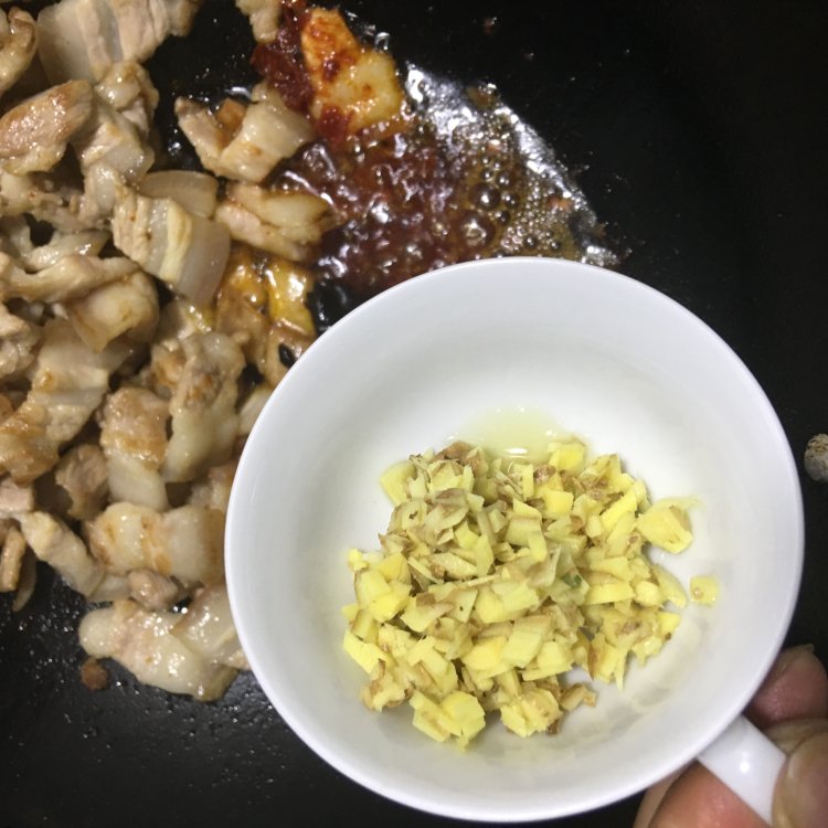 甜酱爆炒五花肉步骤10