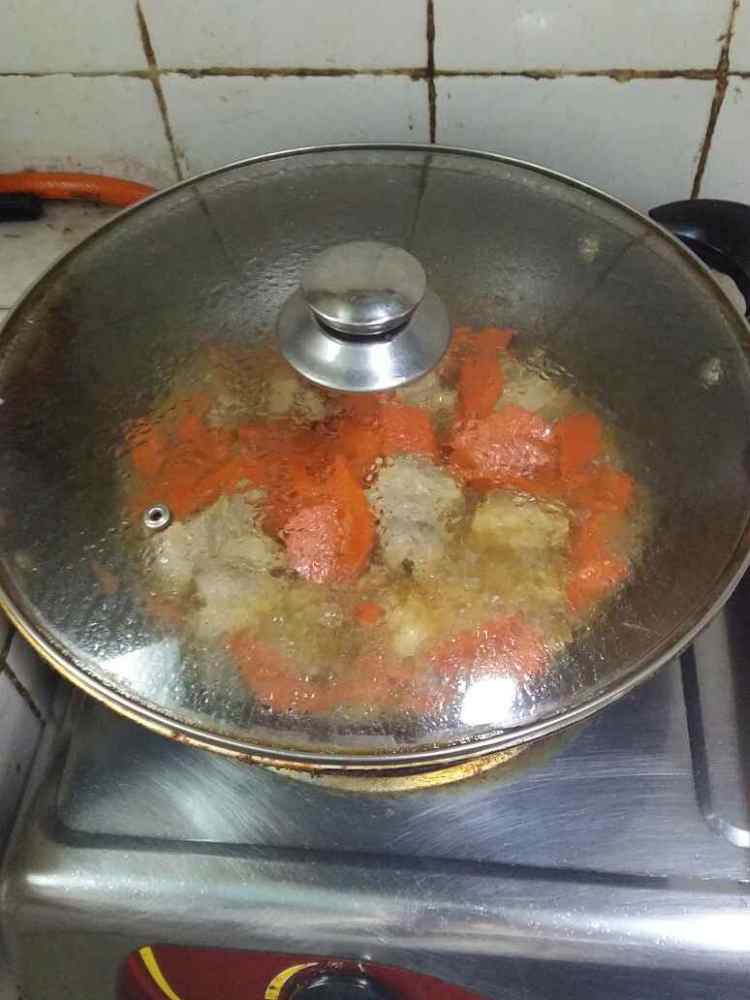 酸菜胡萝卜五花肉步骤8