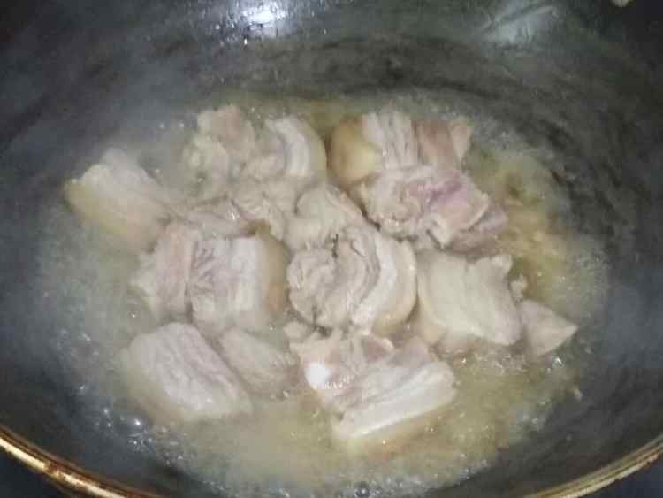 酸菜胡萝卜五花肉步骤5