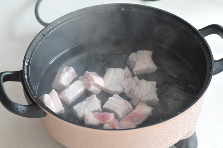 蒜苗小炒肉步骤4