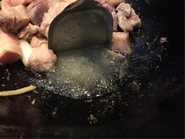 猪肉炖豆角步骤3