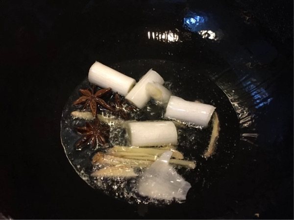 猪肉炖豆角步骤2