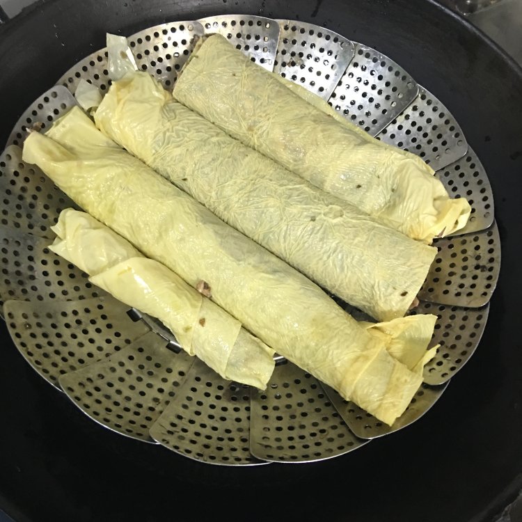 香菇木耳腐皮肉卷步骤9