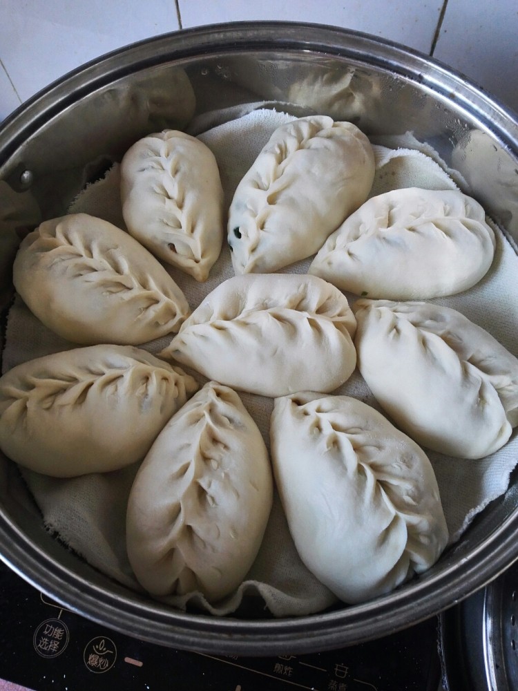 荠菜发面包子步骤7