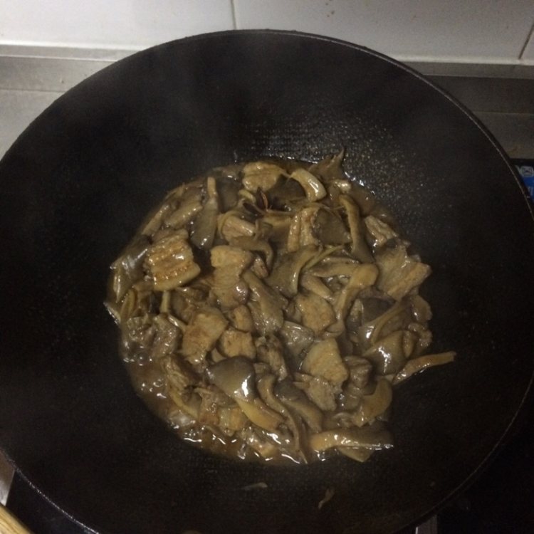 蘑菇炖五花肉步骤9