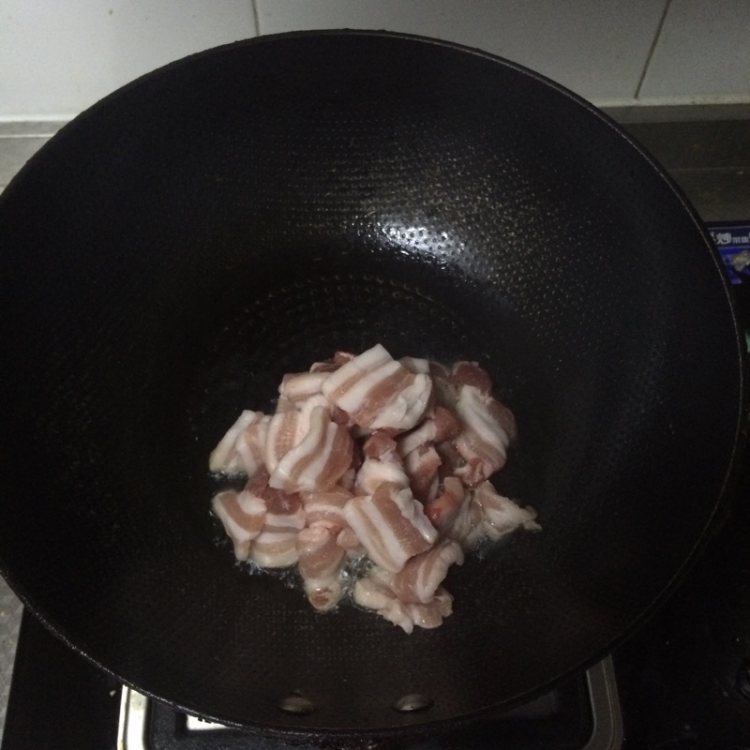 蘑菇炖五花肉步骤4