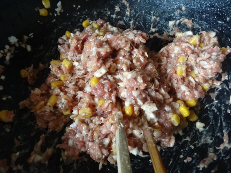 玉米香菇猪肉馄饨步骤6