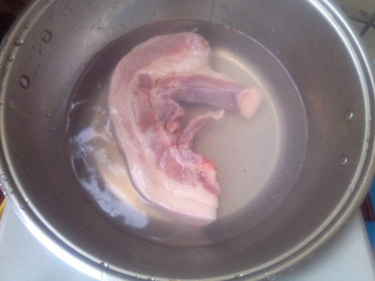 山楂炖五花肉步骤2