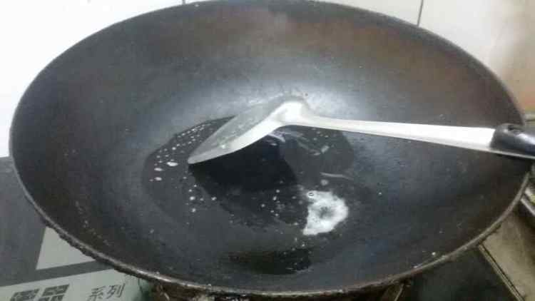 蒜苗炒五花肉步骤2