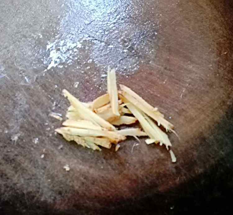 五花肉焖莲藕步骤4