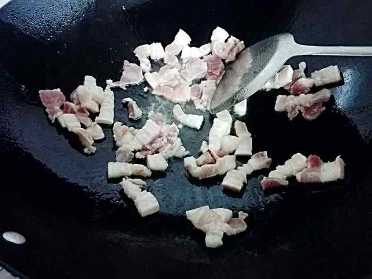 五花肉焖莲藕步骤7