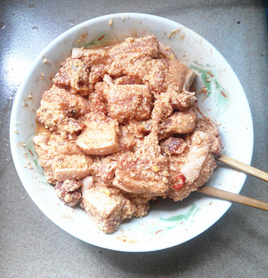 麻辣粉蒸肉步骤7