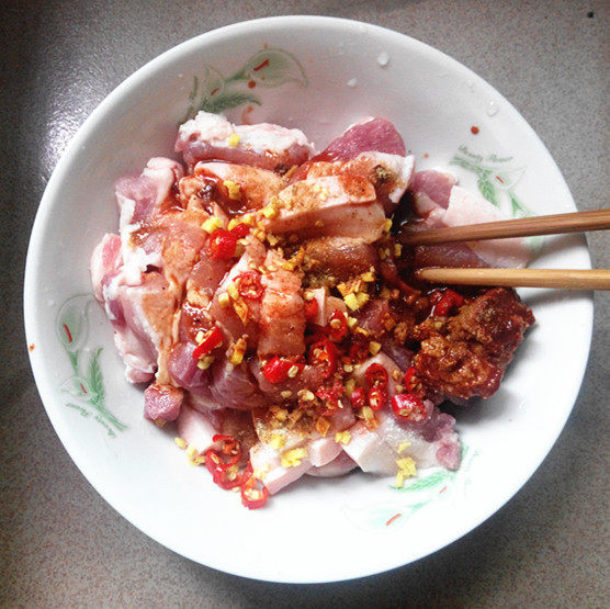 麻辣粉蒸肉步骤3