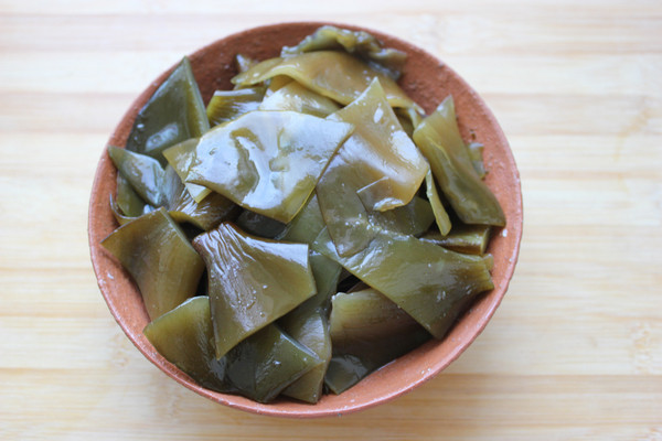 泥碗海带蒸肉步骤4