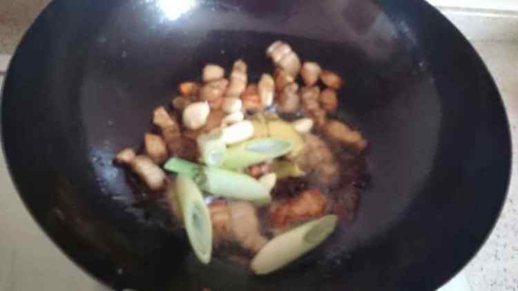 五花肉炖宽粉步骤6