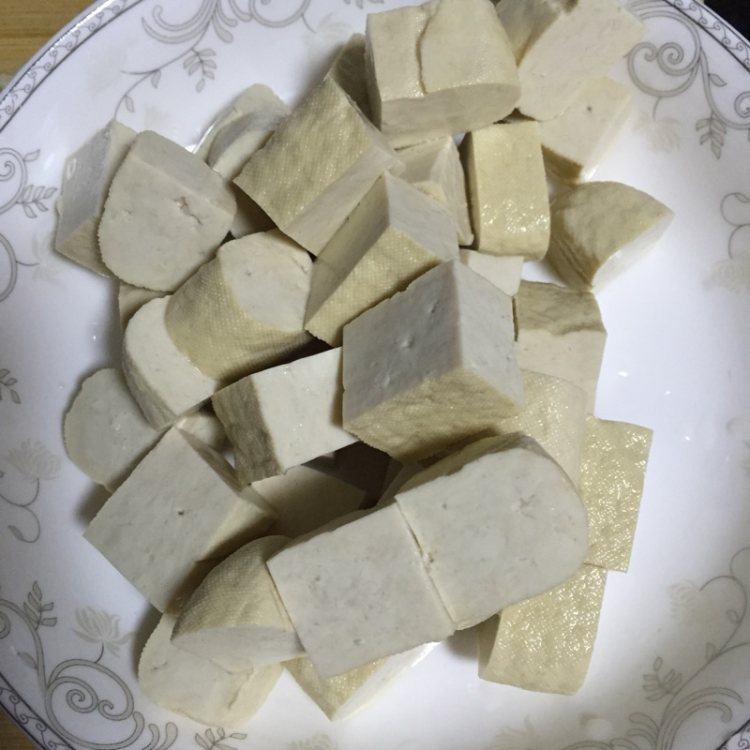 五花肉焖豆干步骤3