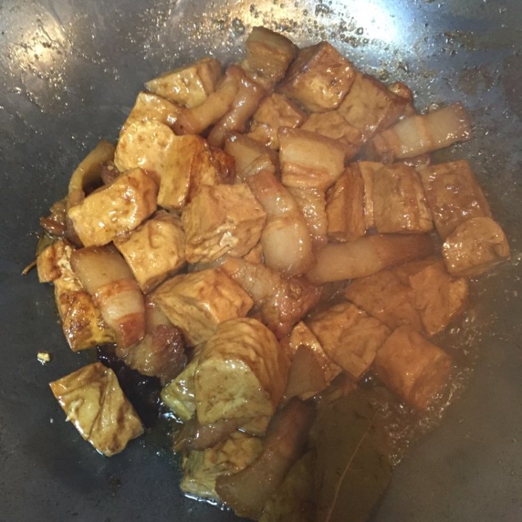 五花肉焖豆干步骤9