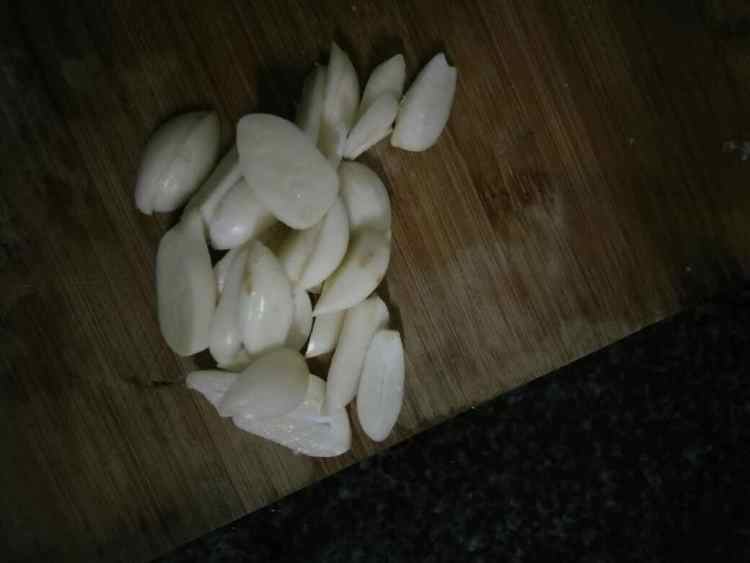 干锅蒜薹面筋步骤4